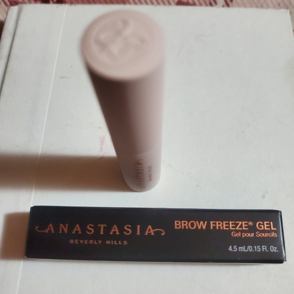 Anastasia MINI Brow Freeze Gel Clear. BNIB 0.15 Oz - Picture 3 of 4